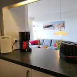 شقة 